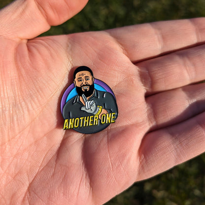 dj khaled golf ball marker in hand